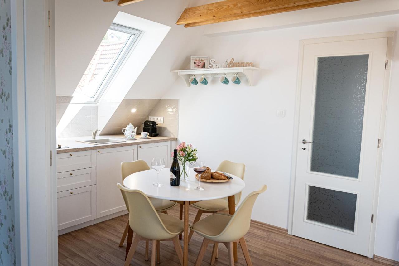 Szigligeti Mandula Kert Vendeghaz Apartment ภายนอก รูปภาพ