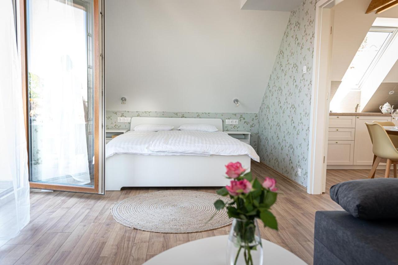 Szigligeti Mandula Kert Vendeghaz Apartment ภายนอก รูปภาพ