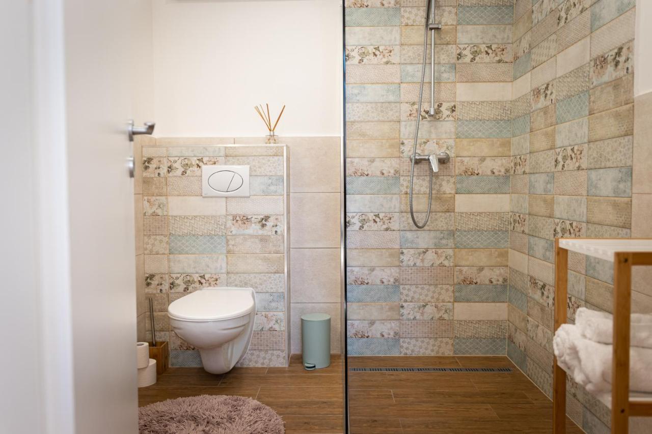 Szigligeti Mandula Kert Vendeghaz Apartment ภายนอก รูปภาพ