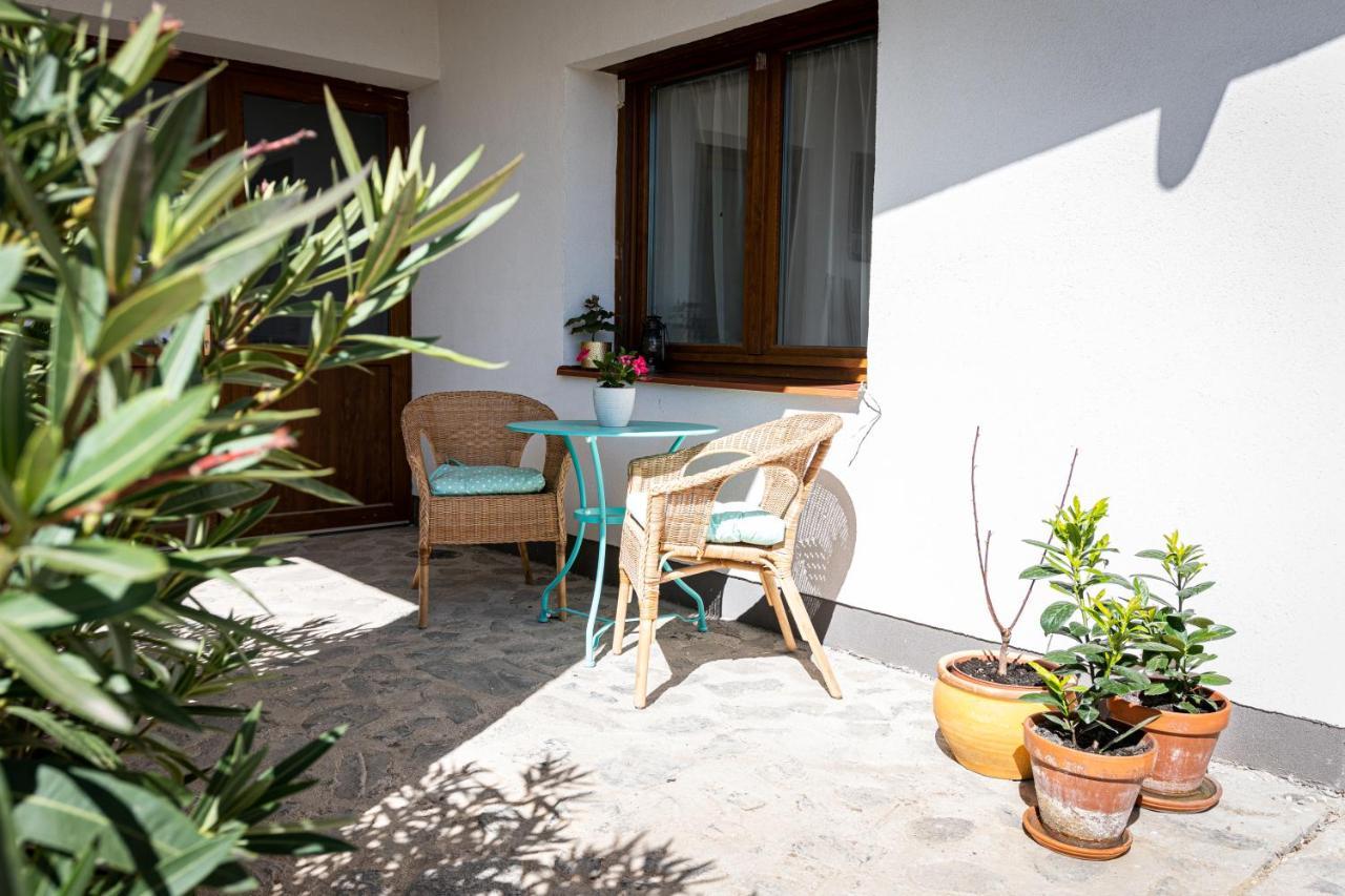Szigligeti Mandula Kert Vendeghaz Apartment ภายนอก รูปภาพ