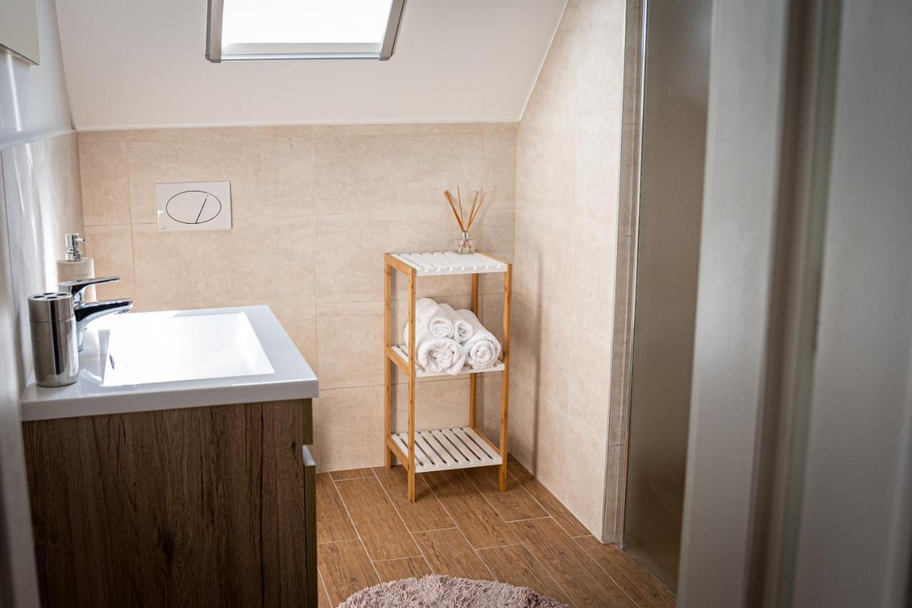 Szigligeti Mandula Kert Vendeghaz Apartment ภายนอก รูปภาพ