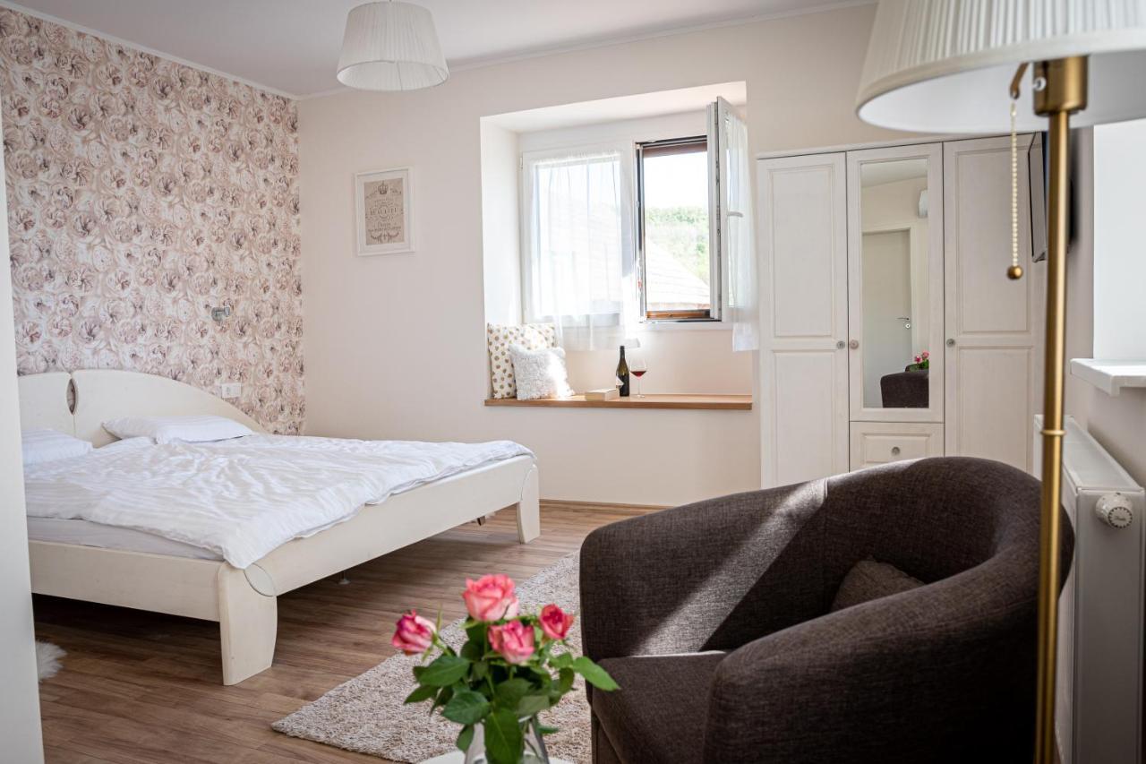 Szigligeti Mandula Kert Vendeghaz Apartment ภายนอก รูปภาพ