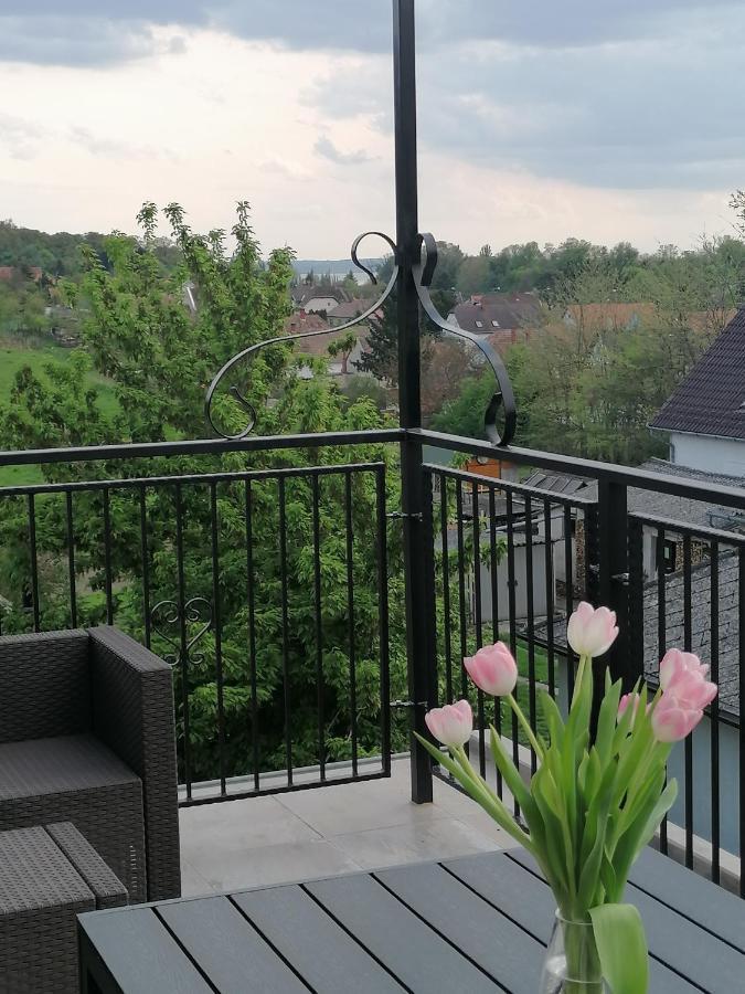 Szigligeti Mandula Kert Vendeghaz Apartment ภายนอก รูปภาพ
